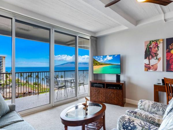 Maui Luxury One bedroom Condo Stunning Interior.