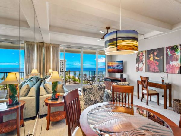 Maui Luxury One bedroom Condo Stunning Interior.