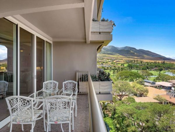 Maui Luxury One bedroom Condo Stunning Interior.