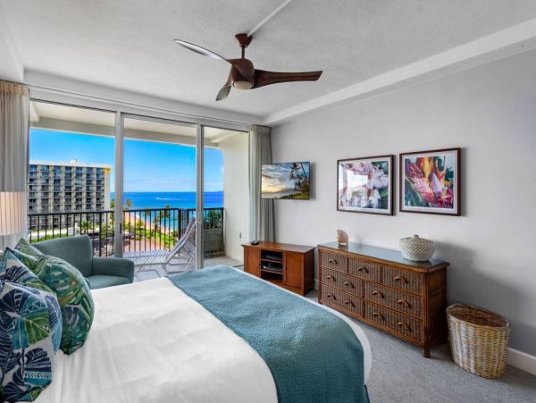 Maui Luxury One bedroom Condo Stunning Interior.