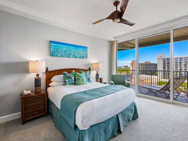 Maui Luxury One bedroom Condo Stunning Interior.