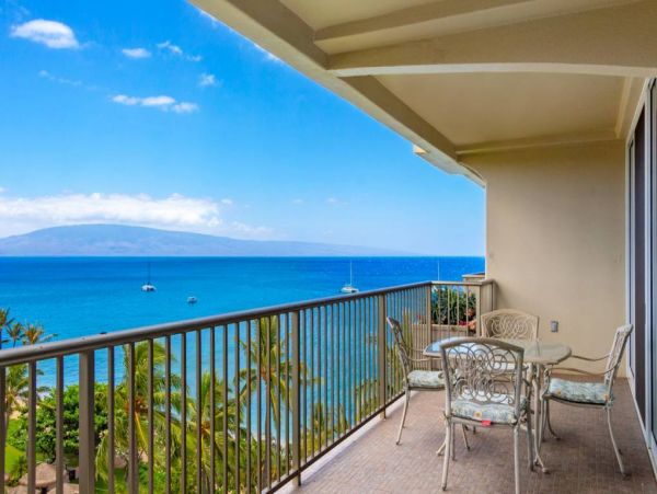 Maui Luxury One bedroom Condo Stunning Interior.