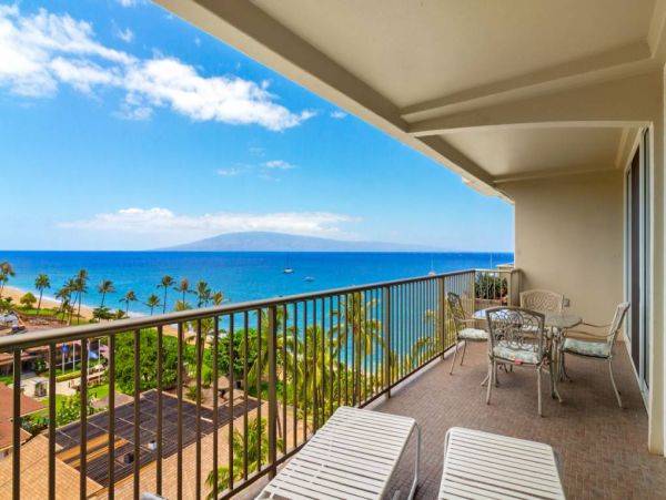 Maui Luxury One bedroom Condo Stunning Interior.