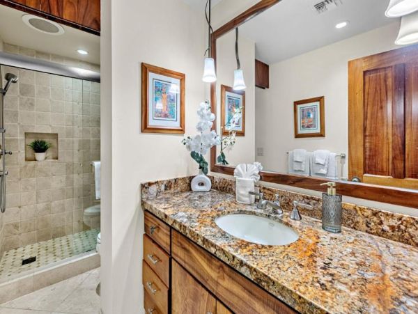 Beachfront  Maui  Three Bedroom Vacation Condo with Full Ocean Views