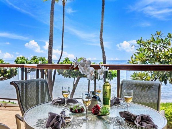 Beachfront  Maui  Three Bedroom Vacation Condo with Full Ocean Views