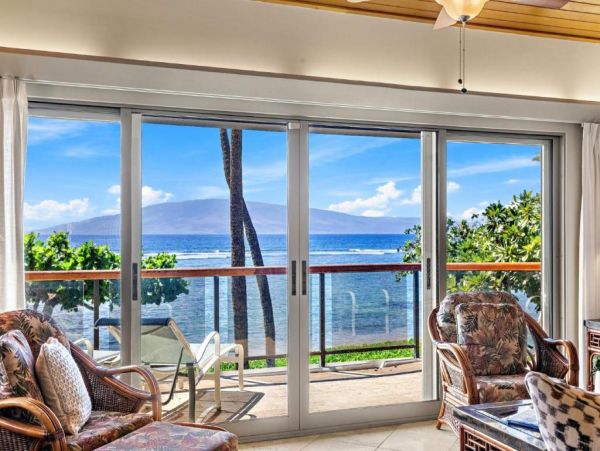 Beachfront  Maui  Three Bedroom Vacation Condo with Full Ocean Views