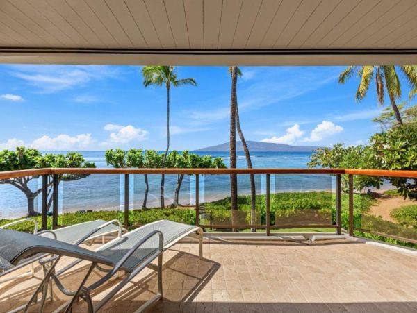 Beachfront  Maui  Three Bedroom Vacation Condo with Full Ocean Views