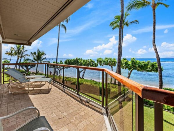 Beachfront  Maui  Three Bedroom Vacation Condo with Full Ocean Views