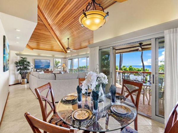 Beachfront  Maui  Three Bedroom Vacation Condo with Full Ocean Views