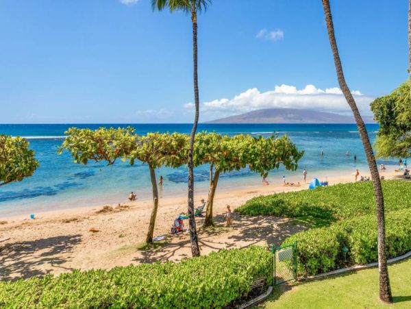 Beachfront  Maui  Three Bedroom Vacation Condo with Full Ocean Views