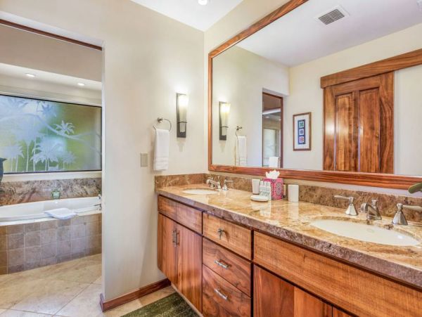 Beachfront  Maui  Three Bedroom Vacation Condo with Full Ocean Views