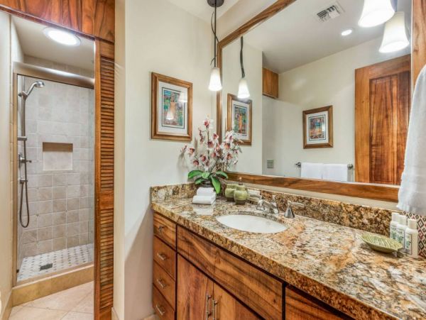 Beachfront  Maui  Three Bedroom Vacation Condo with Full Ocean Views