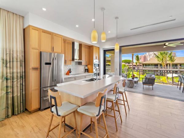 Kaanapali Vacation Condo with Communal Pool Sleeps 8 Guests