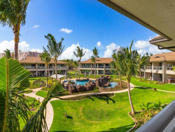 Kaanapali Vacation Condo with Communal Pool Sleeps 8 Guests