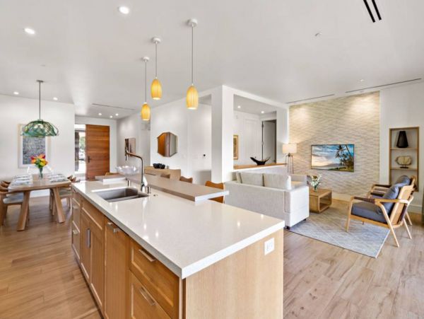 Lahaina 3 Bedroom Condo with Fitness Center Pool & Hot Tubs