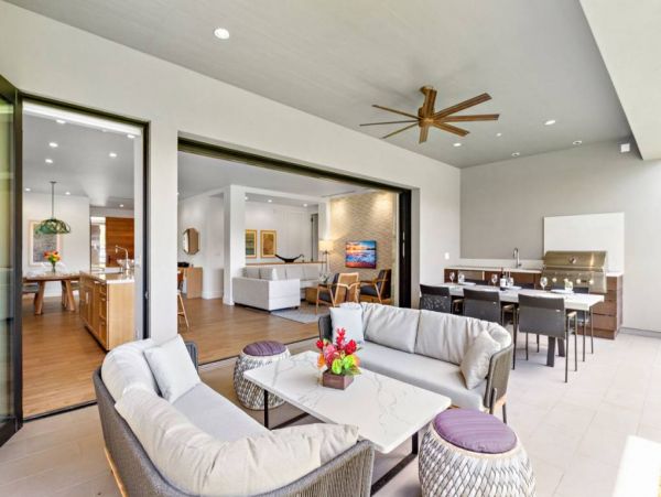 Lahaina 3 Bedroom Condo with Fitness Center Pool & Hot Tubs
