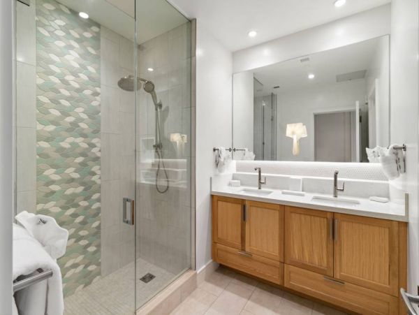 Lahaina 3 Bedroom Condo with Fitness Center Pool & Hot Tubs