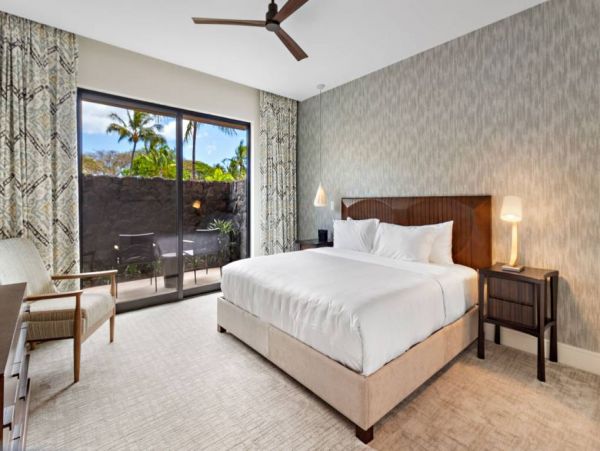 Lahaina 3 Bedroom Condo with Fitness Center Pool & Hot Tubs