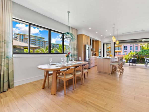 Luxurious 3 Bedroom Vacation Condo in Kaanapali On Beach