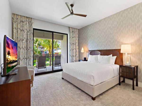 Luxurious 3 Bedroom Vacation Condo in Kaanapali On Beach