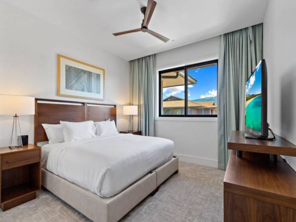 Luxurious 3 Bedroom Vacation Condo in Kaanapali On Beach