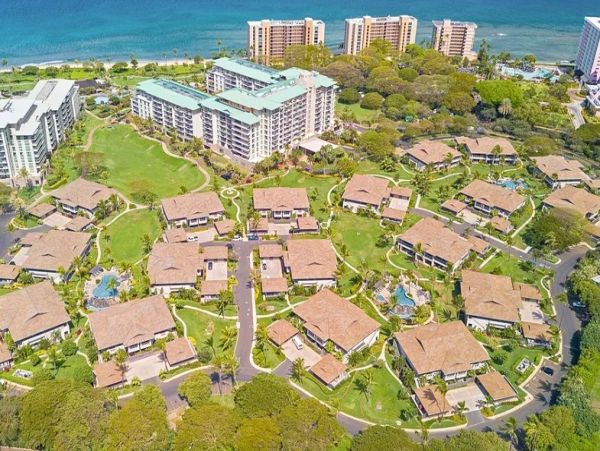 Luxury Residence in Kaanapali - 3 Bedroom Villa with Great Amenities