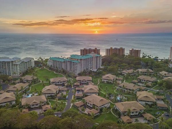 Luxury Residence in Kaanapali - 3 Bedroom Villa with Great Amenities