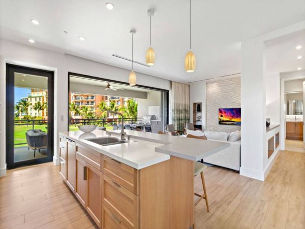 Elegant 3 Bedroom Vacation Condo with Great Views