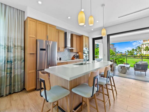 Elegant 3 Bedroom Vacation Condo with Great Views