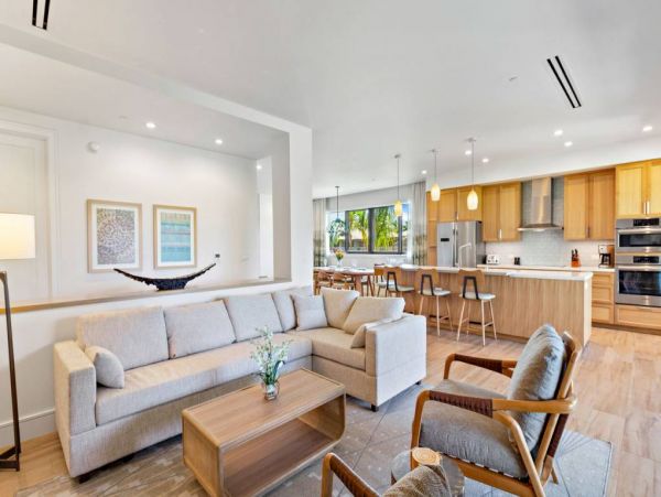 Elegant 3 Bedroom Vacation Condo with Great Views
