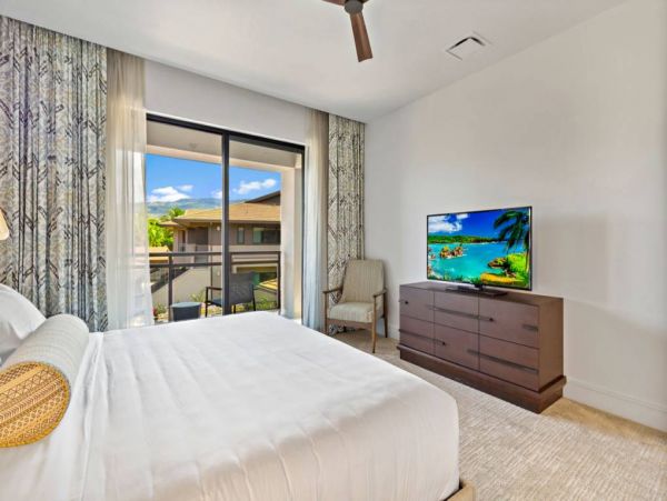 Elegant 3 Bedroom Vacation Condo with Great Views