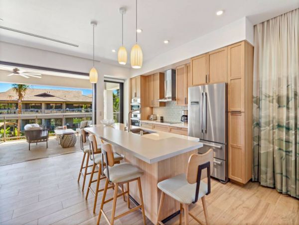 MAUI 3 BEDROOM/3BATHROOM LUXURIOUS CONDO