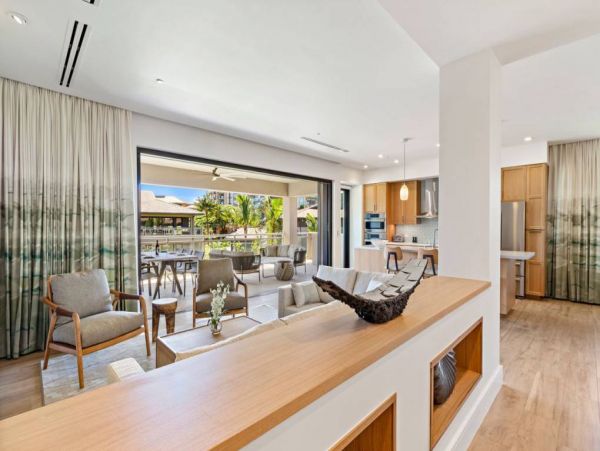 MAUI 3 BEDROOM/3BATHROOM LUXURIOUS CONDO