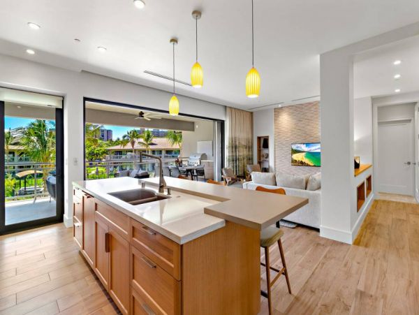 Luxury Lahaina Vacation Condo Three Bedroom