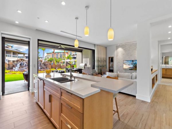 MAUI BEACHFRONT 3 BEDROOM/3BATH LUXURY