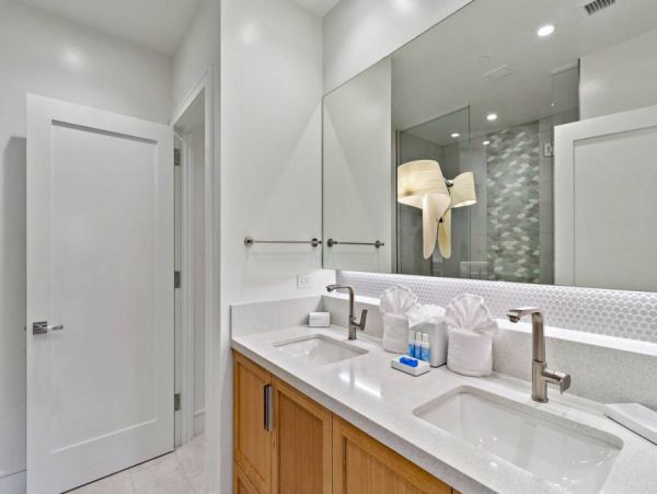 Luxurious Lahaina Vacation Residence Sleeps 8 Guests