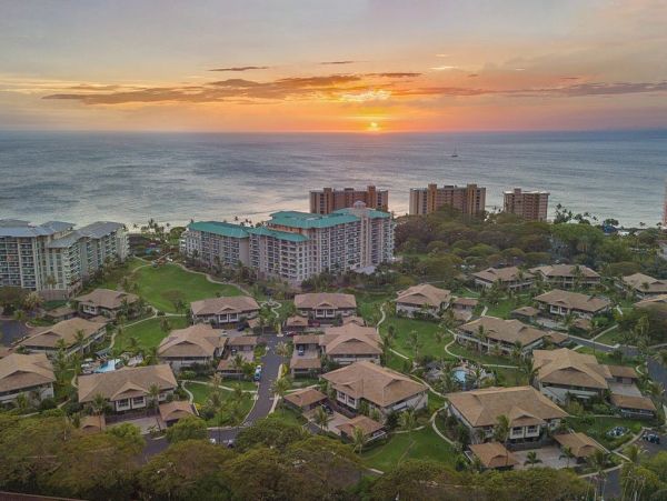 Luxury Maui Vacation Rental  West Maui Beachfront Villa with 3 Bedrooms