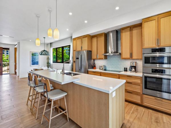 Luxury Maui Vacation Rental  West Maui Beachfront Villa with 3 Bedrooms