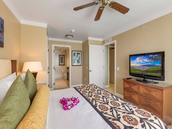 Luxury Maui Vacation Rental with Partial Ocean Views