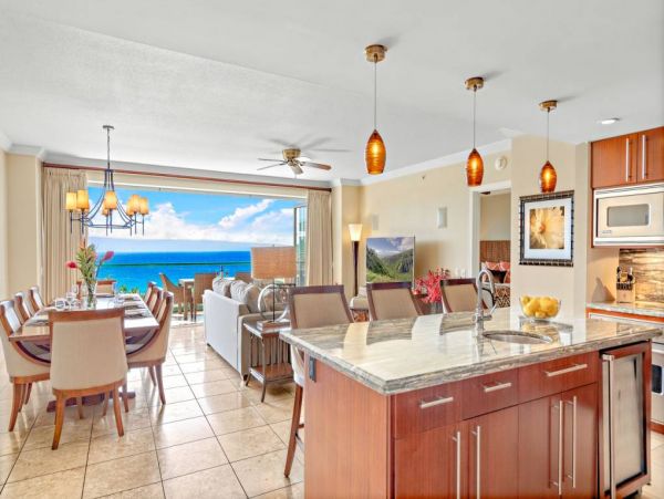 What a review on this Luxury Maui Vacation Residence!
