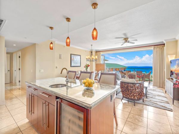 What a review on this Luxury Maui Vacation Residence!