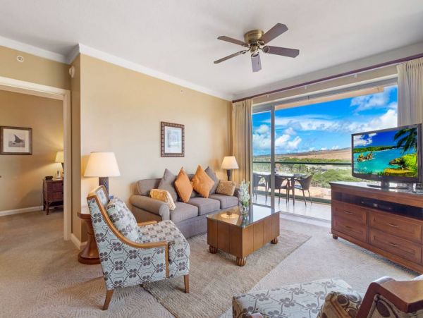 Beautiful & Spacious 2 Bedroom Condo with Ocean Views