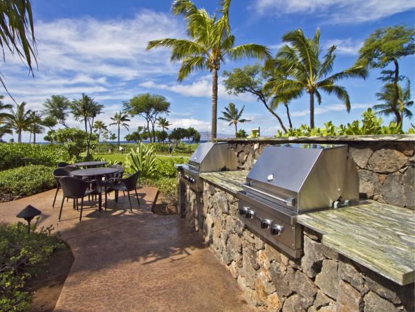 Gorgeous 3 Bedroom Condo with Balcony & Ocean Views