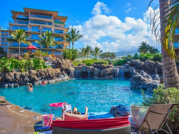 Gorgeous 3 Bedroom Condo with Balcony & Ocean Views