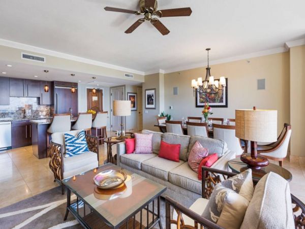 Gorgeous 3 Bedroom Condo with Balcony & Ocean Views
