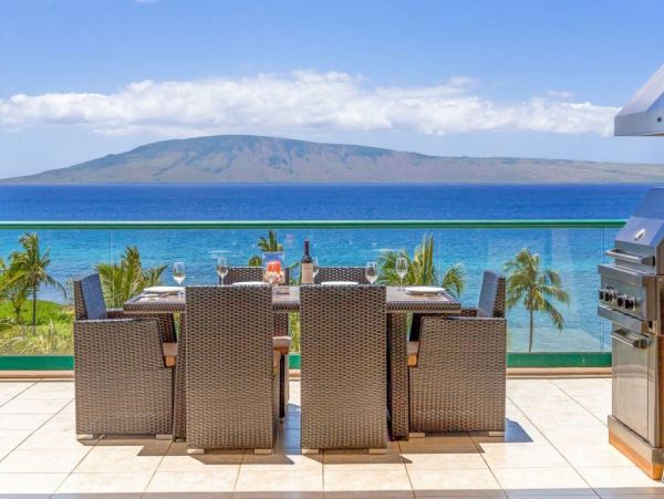 Oceanfront Condo Kanaapali - Maui's Premier Beachfront Retreat