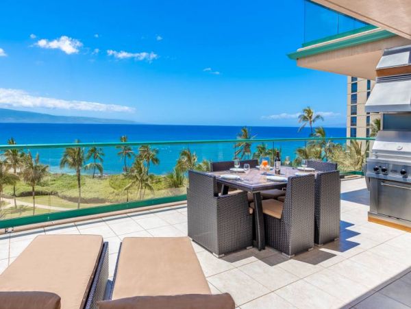 Oceanfront Condo Kanaapali - Maui's Premier Beachfront Retreat