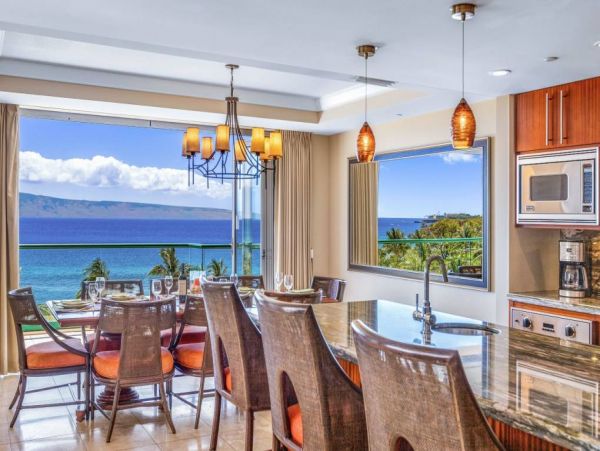 Oceanfront Condo Kanaapali - Maui's Premier Beachfront Retreat