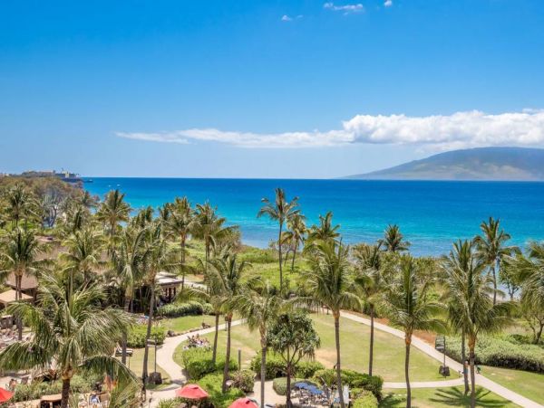 Oceanfront Condo Kanaapali - Maui's Premier Beachfront Retreat