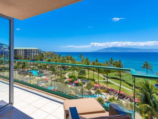 Oceanfront Condo Kanaapali - Maui's Premier Beachfront Retreat